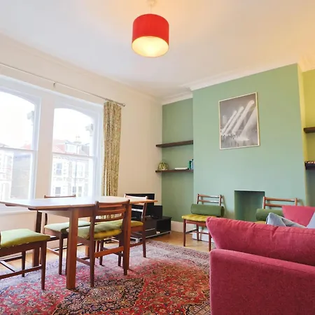 Spacious 2 Storey Penthouse Flat, Fantastic Views! * Bristol