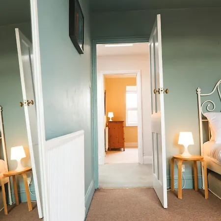Spacious 2 Storey Penthouse Flat, Fantastic Views! * Bristol